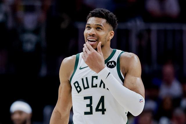 澳门NBA盛会显名流地位，成龙退居一旁，王宁引人注目